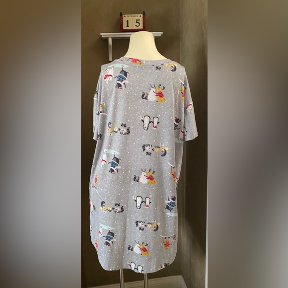 Secret Treasures Women's Penguin Holiday Sleep Shirt Size S-M - Picture 11 of 12